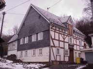 Nach Neueindeckung des Dachs & Einsetzen neuer passender Fenster