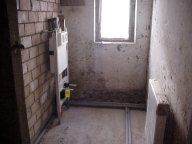 Ein Teil des alten Stalls ist jetzt die Herrentoilette