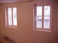 Neue Einzelfenster im alten Stil sind eingesetzt